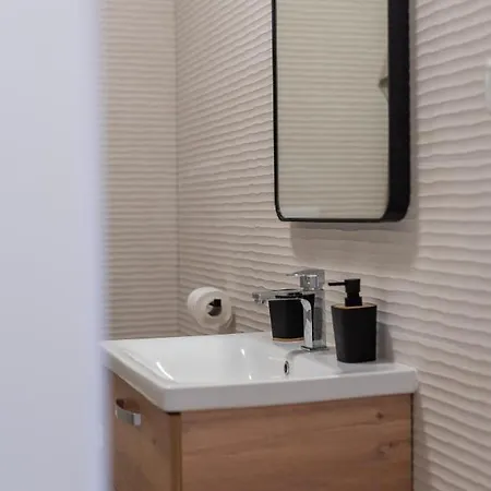 Kamarin トロギール