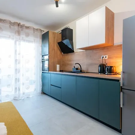 Kamarin アパート *