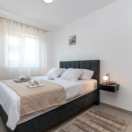 Kamarin アパート *